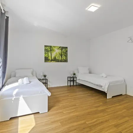 Apartment Business-apartments Mit Drei Schlafzimmern In *