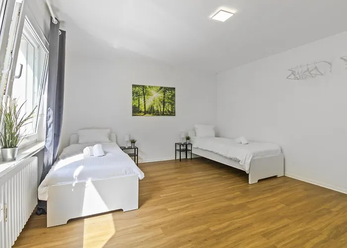Apartment Business-apartments Mit Drei Schlafzimmern In *